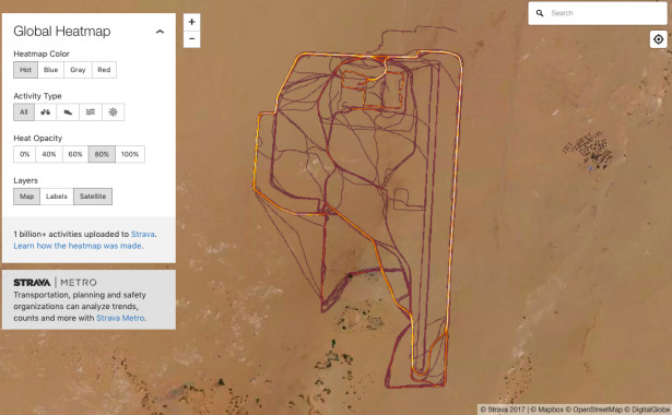 Avec leurs montres connectés les militaires joggeurs en dévoilent trop, comme ici au nord du Niger où se dessine parfaitement les infrastructures et même la piste du camp français de l'opération Barkhane