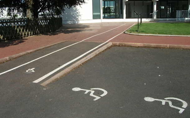 La géomatique au service de l'Accessibilité et de l'atténuation du Handicap La géomatique au service de l'Accessibilité et de l'atténuation du Handicap