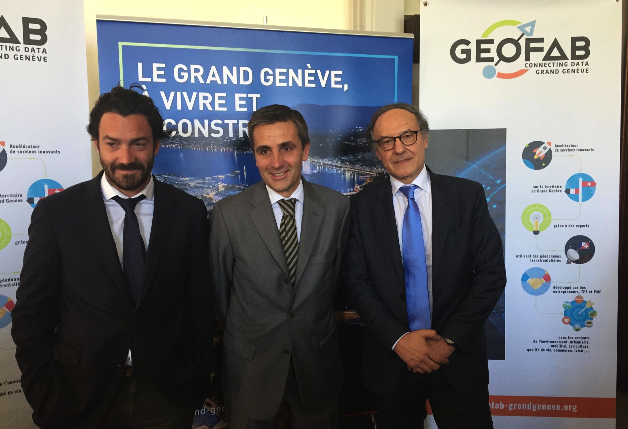 Photo, de gauche à droite : Gabriel Doublet, Vice-président de l'ARC Syndicat mixte - François Longchamp, Président du GLCT Grand Genève et Président du Conseil d’Etat de la République et Canton de Genève - Yves Flückiger, Recteur de l’UNIGE, Université de Genève. Crédit photo : Grand Genève. Photo, de gauche à droite : Gabriel Doublet, Vice-président de l'ARC Syndicat mixte - François Longchamp, Président du GLCT Grand Genève et Président du Conseil d’Etat de la République et Canton de Genève - Yves Flückiger, Recteur de l’UNIGE, Université de Genève. Crédit photo : Grand Genève.